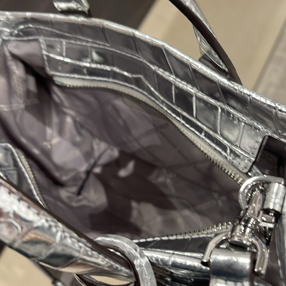 Michael Kors Gigi Small Metallic Crocodile Embossed Leather Messenger Bag
Silver - Picture 11 of 16